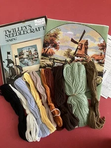 Vintage Twilleys Nadelbau Wandteppich 'Frühling' 40 x 40 cm Windmühle - Bild 1 von 1