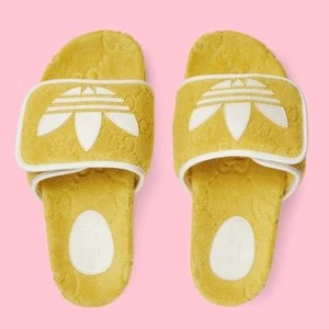 Nuevo en caja Para mujeres Gucci X Adidas Amarillo GG Supreme Monograma Plataforma Slides 40 EE. UU. 10 - Imagen 1 de 6