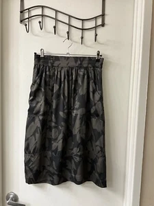 NWT LOFT Midi Camouflage High Rise Skirt,black/charcoal gray,sz.XS - Picture 1 of 2