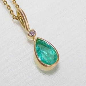 Smaragd Anhänger aus 750 Gold, Schmuck vom Goldschmied, Unikatschmuck - Bild 1 von 10