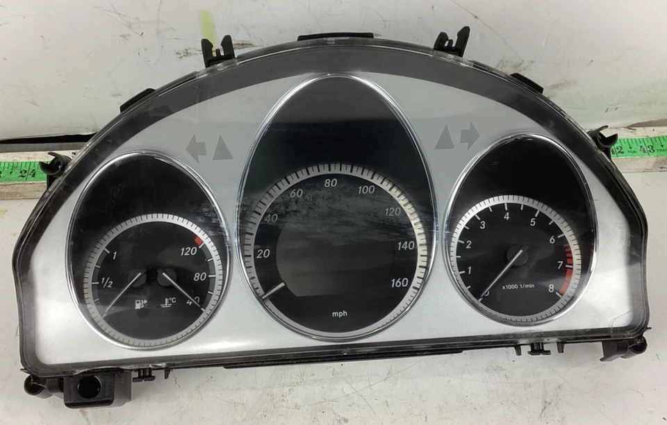 2008-2011 Mercedes-Benz C300 C350 спидометр приборной панели 83K OEM - Изображение 1 из 4