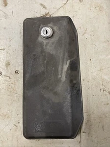 83 Honda GL1100 Goldwing Carenado Delantero Derecho Almacenamiento Bolsillo Cubierta Tapa OEM - Imagen 1 de 5