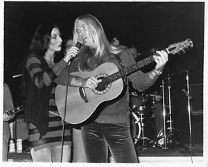 Foto original tipo 1 de Cher y Greg Allman de colección 8x10 recuerdos de celebridades - Imagen 1 de 2