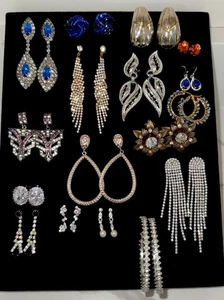 Konvolut 12 Paar silberfarbene Ohrringe - Creolen, Hänger, Statement & Ohrstecker - Bild 1 von 8