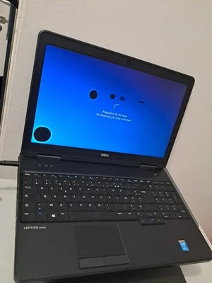 Ordinateur portable DELL LATITUDE E5550, Proc I5-4310U, 4 Go RAM, - Photo 1/4