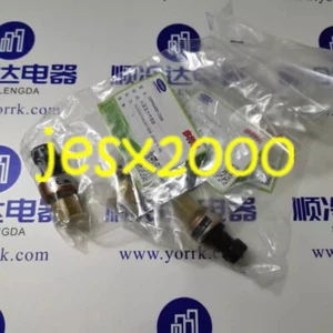 1PC NEW Carrier OOPPG000012000 pressure sensor #TX - Picture 1 of 2