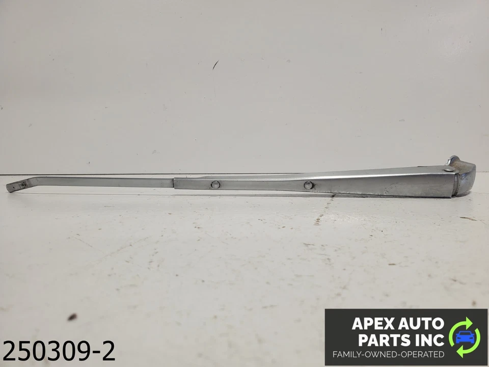 Brazo y hoja limpiaparabrisas delantero izquierdo Ford Fairlane 1967 3,3 L fabricante de equipos originales Foto 1 de 4