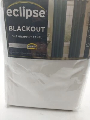 Cortina de panel con ojal Eclipse Blackout blanca 42 pulgadas x 84 pulgadas Foto 1 de 4