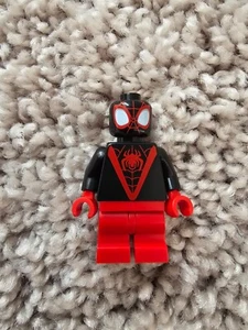 Lego Spider-Man Minifigure Miles Morales Red Medium Legs & Spider Logo sh800 - Picture 1 of 2