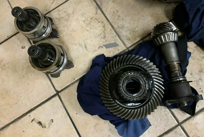 1998-1999-2000-2001-2002-2003 JAGUAR XJ8 VANDEN PLAS REAR DIFFERENTIAL GEARS - Image 1 of 4