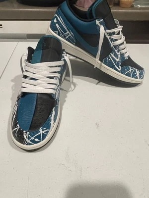 Jordan 1 Low SE Homenaje Split Abeto Brillante - Hombres 10 - C/11.5 - Salpicaduras Personalizadas Foto 1 de 4