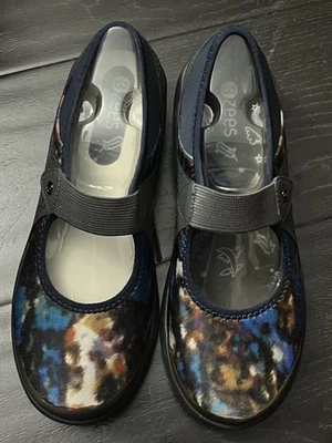 BZees Women’s Reign Multicolor Mary Jane Slip-On Shoes Size 7 M - Image 1 of 4