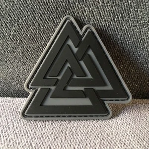 PVC Rubber Valknut Triangle Odin Viking Pagan Symbol Hook Patch Fastener Badge - Picture 1 of 5