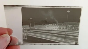 VINTAGE 1950s NORTHERN PACIFIC TRAIN ENGINE RR PHOTOGRAPH & NEGATIVE 8854 5 - Imagen 1 de 2