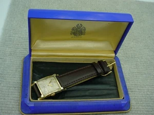 NICE VINTAGE GRUEN RECTANGULAR DRESS WATCH GOLD FILLED W BOX - Picture 1 of 13