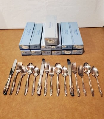 81 шт. Rogers & Bro International Серебряная Тарелка Изысканные Сияющие Женские Столовые приборы - Изображение 1 из 4