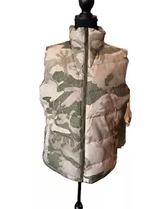 NWT Cabela's For Women Green Camouflage Camo Puffer Vest Hunting Size Small - Picture 1 of 5