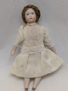 Reproducción 4.25" Hecho por Artista Bisque Casa de Muñecas Muñeca Niña Vestida, Peluca Mohair - Imagen 1 de 8