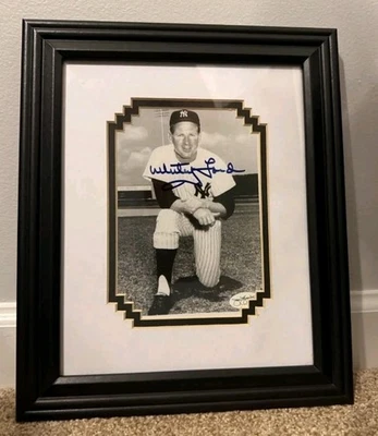 Whitey Ford Signed Yankees 8x10 Photo – Framed & Matted – Vintage JSA Sticker - Image 1 of 2