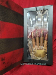 Trick or Treat Studios Freddy Krueger Deluxe Glove A Nightmare On Elm Street 2 - Picture 1 of 6