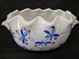 Chinese Blue and White Ceramic Monteith Bowl Jardiniere Planter 28cm (1.27Kg) - Picture 1 of 12