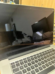 Apple MacBook Pro Model no: A1398(EMC 2673) Core i7 (2013) - does not turn on - Picture 1 of 2
