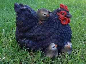 Gartenfigur Huhn mit Küken schwarz Henne Haus Frostsicher Dekofigur Bauernhof - Bild 1 von 10