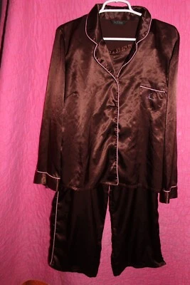 LA SENZA Brown Satin Pajamas Pink Piping Sz M Button Top Fluid 2 pc PJs Pocket - Image 1 of 4