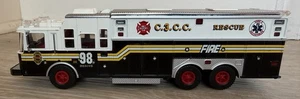 Codice 3 Chief's Edition Camion dei Pompieri Soccorso Pesante 98 12251 1 di 2500 Scala 1/64 - Foto 1 di 4