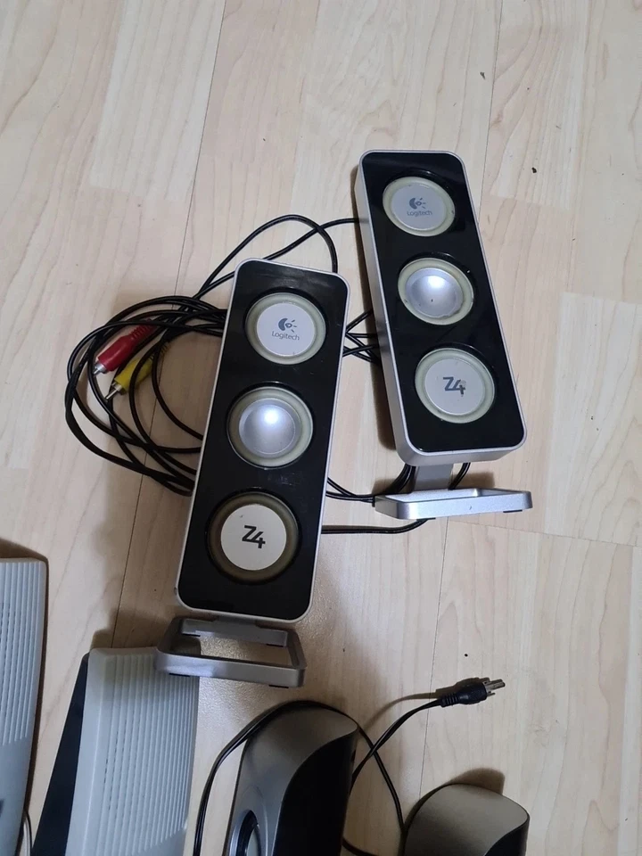 1 Paar Logitech Z4, PC Lautsprecher, Schwarz, Boxen, Soundsystem Z-4 - Bild 1 von 1