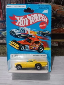 Hot Wheels Vintage '57 T-Bird Yellow With Port Hole Window #2013 1979 - Picture 1 of 3