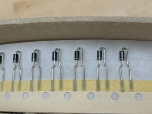**2000pcs onsemi ZENER DIODE SZP30341RR2 DO-41 1W - Picture 1 of 2