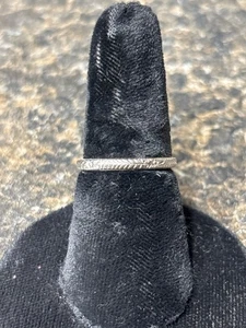 Unisex Goldring 14 Karat Weißgold 1,91 g Größe: 6,5 (QUI003487) - Bild 1 von 1