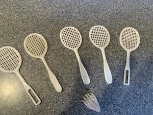 Vintage Barbie Clone BADMINTON RACCHETTE DA TENNIS E VOLANO - Foto 1 di 7