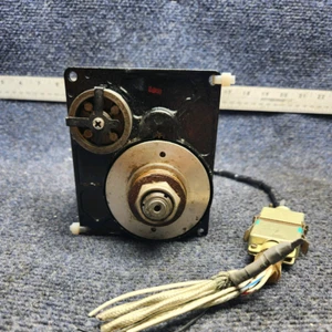 065-0061-05 | Bendix King KS272A | Beechcraft F33A | TRIM SERVO ASSY W/ MODS 14V - Picture 1 of 9