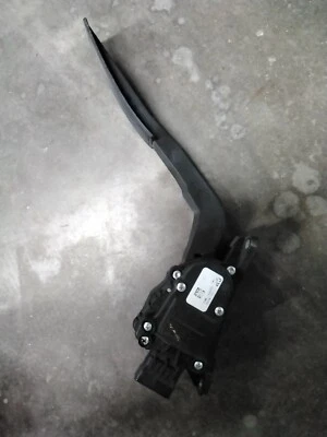 06-11 Chevrolet Hhr Accelerator Gas Pedal Part# 22710861 - Image 1 of 3