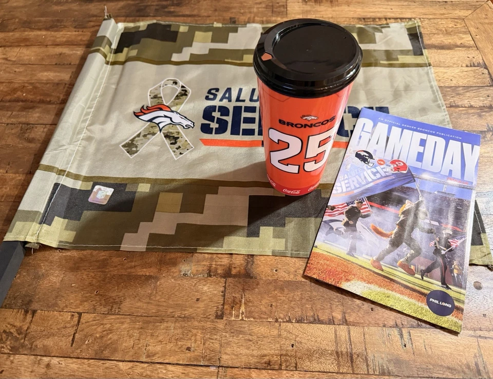 Denver Broncos Salute To Service Flag Program Vs Kansas City Chiefs, Stadium Cup Foto 1 de 4