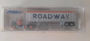 Modelleisenbahn Spur N Athearn Mack B Tractor und 40 Fuß Trailer  Roadway - Bild 1 von 2