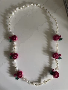 4 Collar Mardi Gras Rosas Perlas de Imitación y Cuentas de Mariposa y Ángel - Imagen 1 de 24