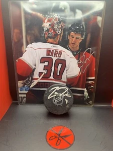 Zach Parise Signed 8x10 Photo and Puck New Jersey Devils - Picture 1 of 1