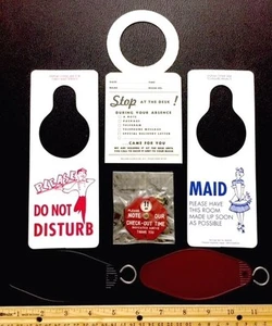 LOT OF VINTAGE MOTEL HOTEL KEYRINGS FOBS DO NOT DISTURB DOOR HANGER SIGNS & MORE - Picture 1 of 5