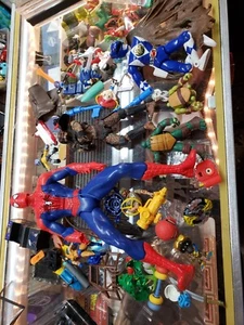 BROKEN MIXED LOT, Parts Pieces Figures. Marvel, TMNT, Power Rangers, And More - Picture 1 of 4