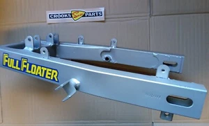NOS 61000-05225-08C 1984 DR125 SE Genuine Suzuki Rear Swinging Arm Assy. - Imagen 1 de 12