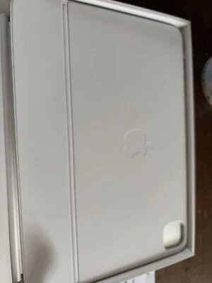 Apple iPad Magic Keyboard Case iPad Pro 11-inch (M4) MWR03LL/A. White. Excellent - Image 1 of 4