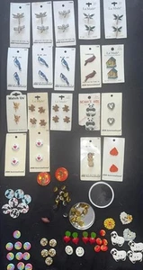 85 Sorted & Half Carded Novelty Buttons New Vintage Ceramic Metal Wood Lot - Picture 1 of 3