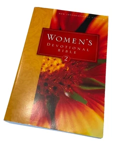 NIV Women's Devotional Bible 1996 Yellow Paperback 1984 - Picture 1 of 12