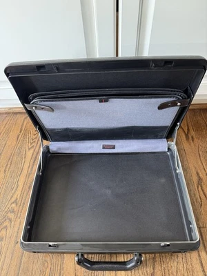 VTG Samsonite Broker GL Slim Hard Shell Black Briefcase Attache 80s - No Key - Image 1 of 4