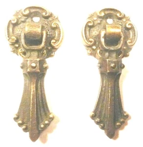 "CONSOLA MARSHALL J DE COLECCIÓN parte: JUEGO DE 2 ""TIRADORES"" DE PUERTA DE LATÓN ORNAMENTADOS" - Imagen 1 de 2