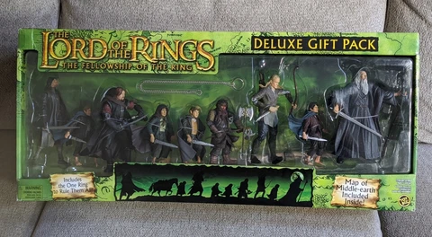 Lord Of The Rings Fellowship Of The Ring Deluxe 9 Figure Gift Pack W/ Ring & Map Cover
