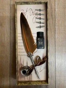 Schreibzeug - Historische Schreibfeder inkl. 6 Federn, Halter & Tintenfass (gef? - Bild 1 von 1